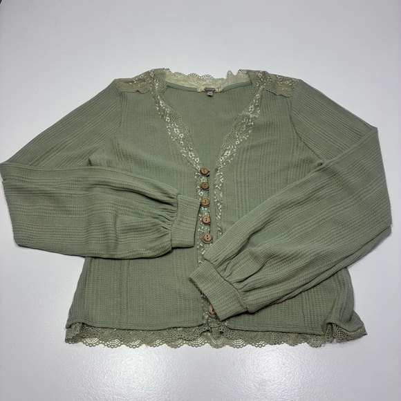 Gimmicks Top Women Sz Large Sage Green Button-Front with Lace Trim Long Sleeve - Picture 1 of 12